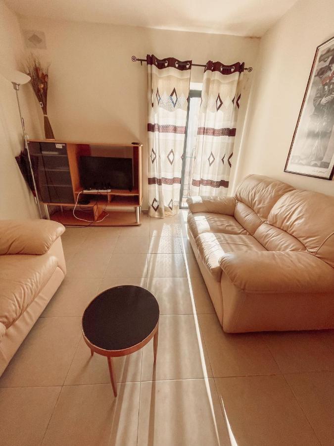 Stresa Court Apartments سانت جوليان المظهر الخارجي الصورة