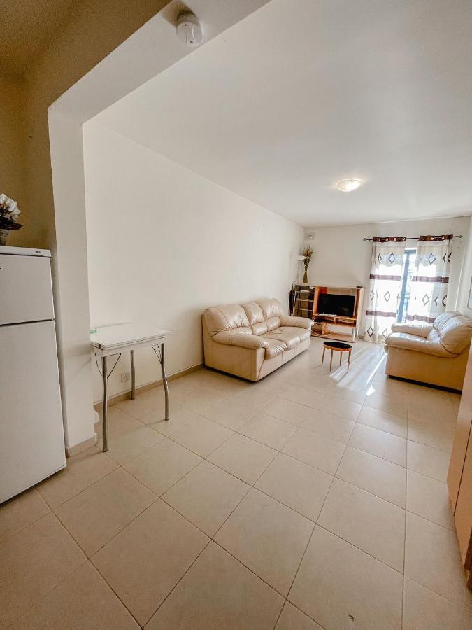 Stresa Court Apartments سانت جوليان المظهر الخارجي الصورة