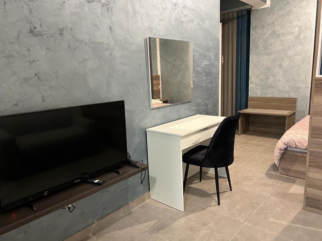 Stresa Court Apartments سانت جوليان المظهر الخارجي الصورة