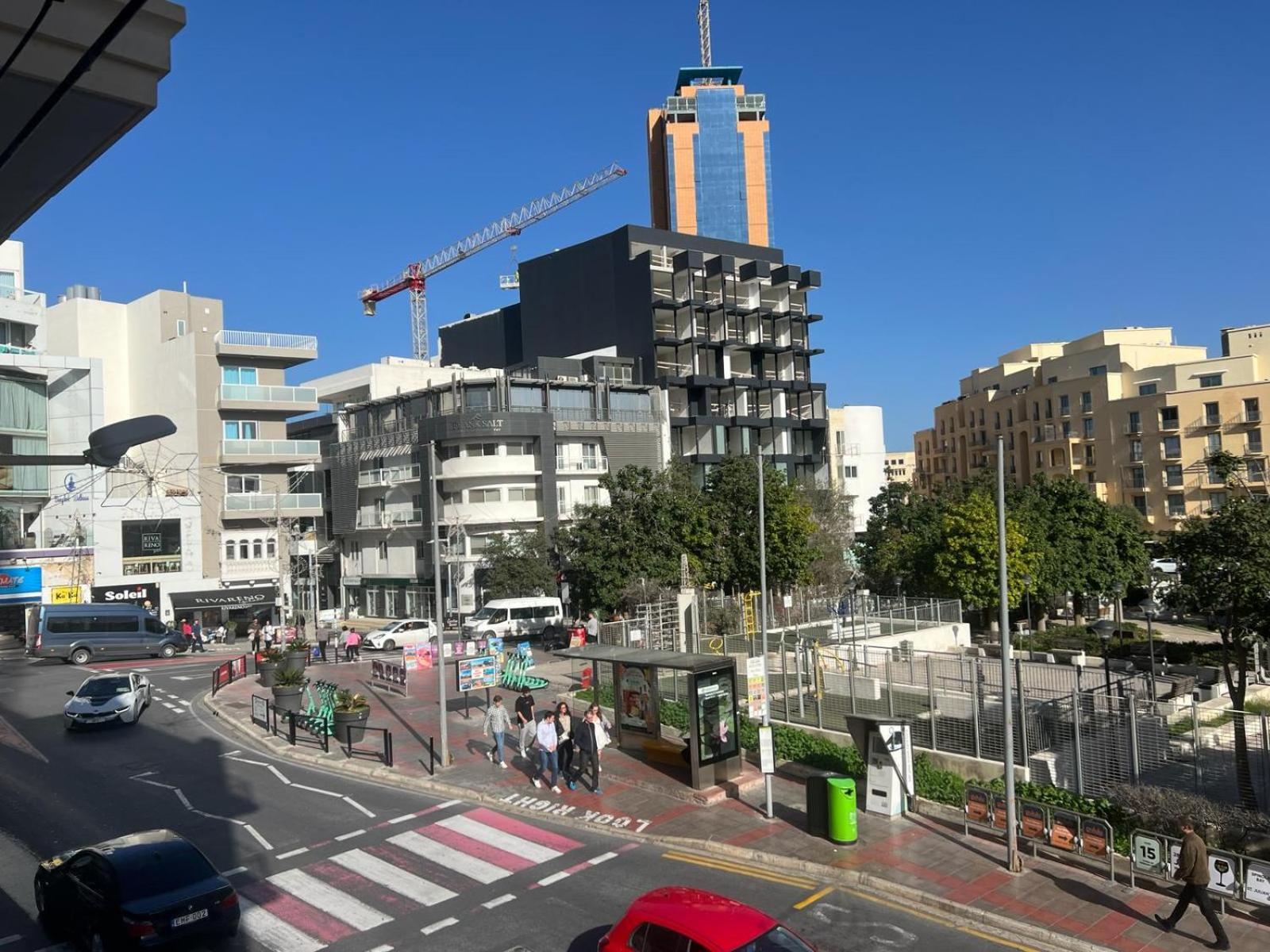 Stresa Court Apartments سانت جوليان المظهر الخارجي الصورة